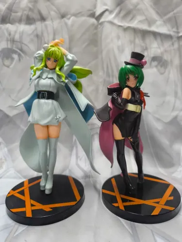 2 figures Sheryl e Ranka.