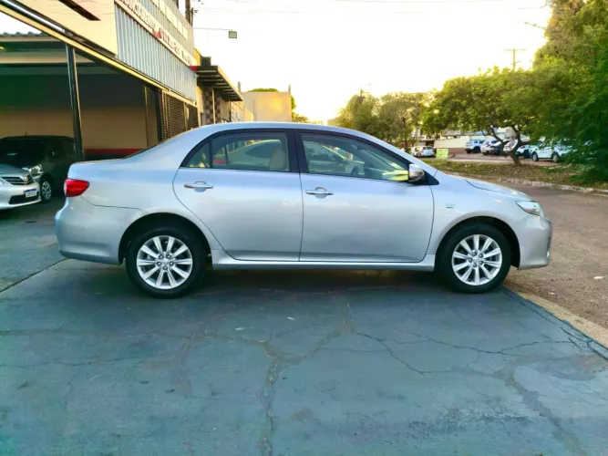 Toyota Corolla Altis 2.0 Flex 16V Aut. 2012