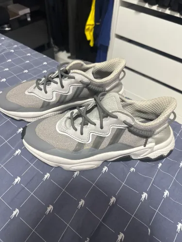 Tênis Adidas