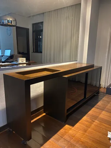 Buffet em madeira maciça