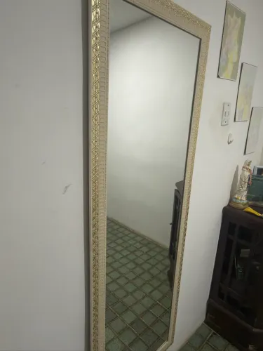 Espelho de moldura 1,63 altura por 56cm largura