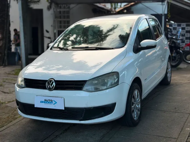 Volkswagen Fox 1.0 MI Total Flex 8V 5P 2013