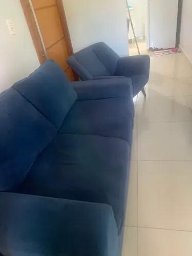 Sofá com duas poltronas
