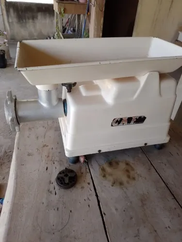 Vendo Máquina de moer carne boca 22 caf canhão p/ linguiça becaro de 8kg *