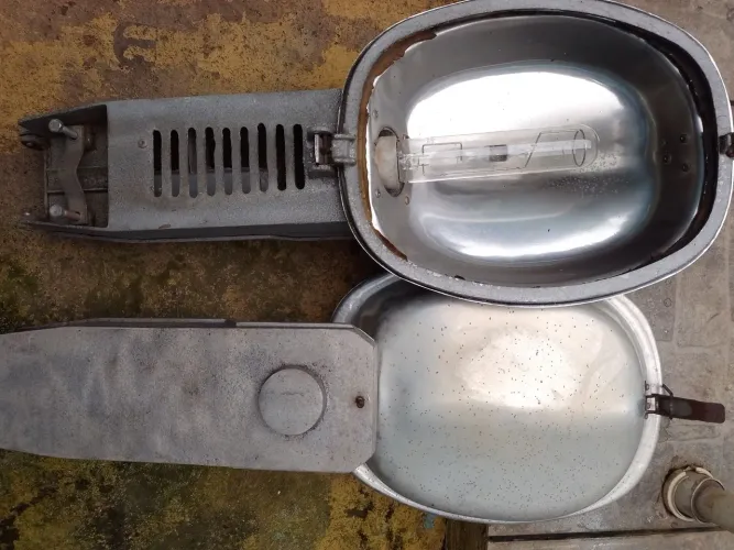 LUMINÁRIAS OU REFLETORES