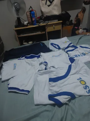 Fardas Colégio Marissol 6 peças bem conservadas.
