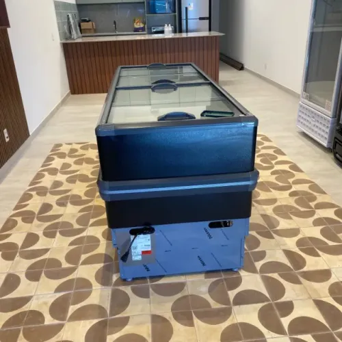 Ilha de Congelados Polar Dupla Ação Vidro Reto 2M LIGHT 220V - NOVO - Oportunidade