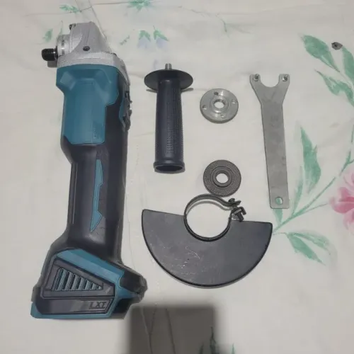 (com defeito ) Esmerilhadeira chinesa sem marca 20v (sem bateria)