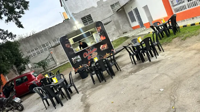 Treilher de espetinho montado