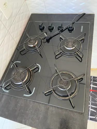 Fogão cooktop com armário