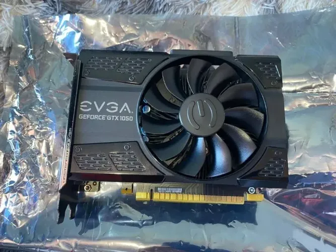 Placa de video GTX 1050 2gb Evga