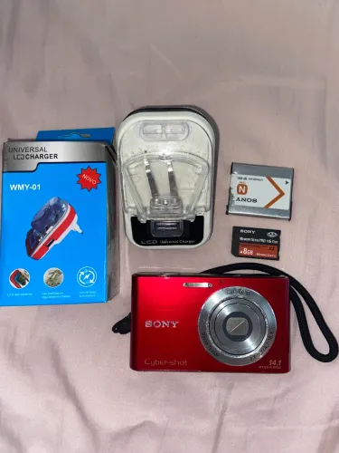Câmera Sony Cyber Shot 14.1 DSC W330
