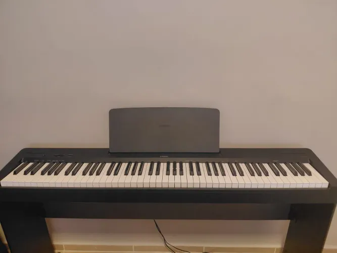 Piano Yamaha P145
