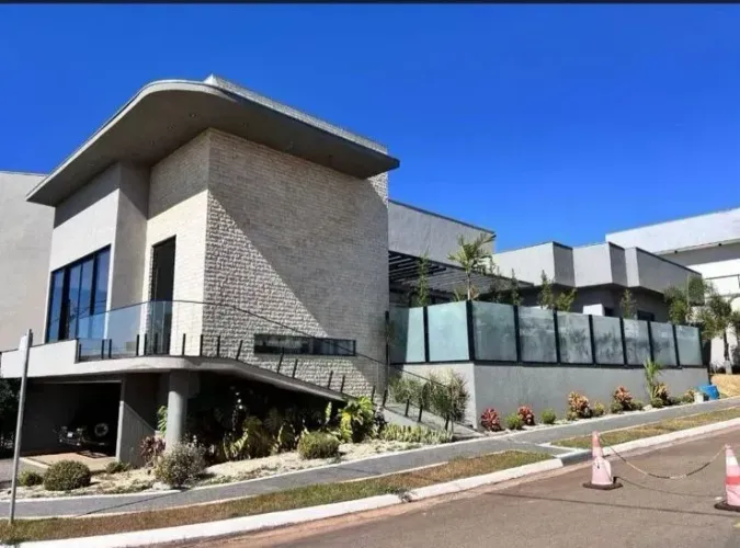 VENDO OU ALUGO CASA EM CONDOMINIO FECHADO GRAND TRIANON