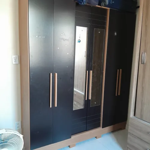 Vende-se guarda roupa usado