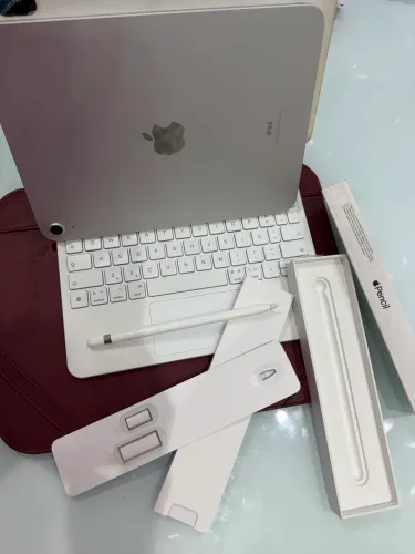 iPad 10 + Apple Pencil original + teclado Magic Keyboard