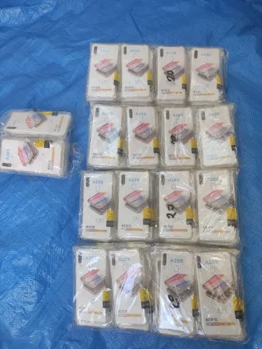Lote com 85 capinhas anti-impacto Samsung A20S