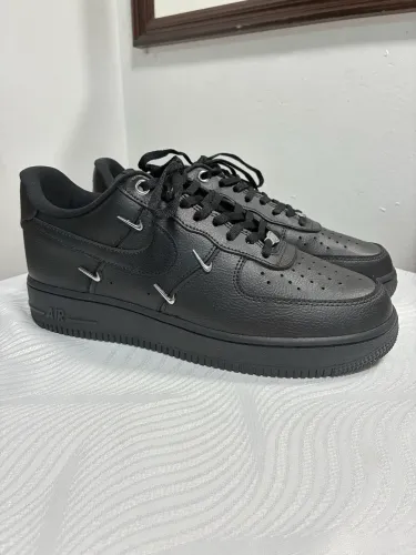 Nike Air Force 1 black metallic swoosh tamanho 40.5 novo