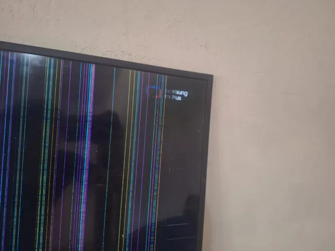 TV Retirada de peças ou conserto