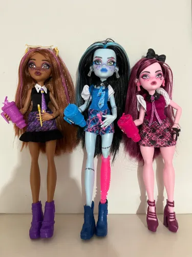 Lote de 3 bonecas monster High 