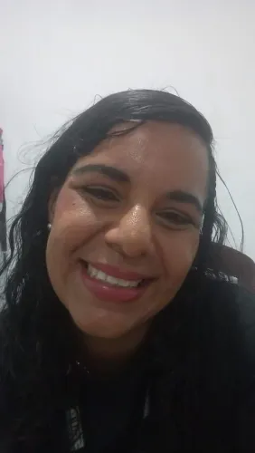 Trabalhadora doméstica. Cuidadora de idosos e crianças.