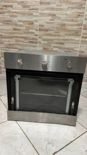 Forno de Embutir a Gás GLP Frigidaire HEGFR-21X com Grill Elétrico 110V