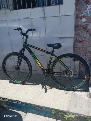 Bicicleta masculina aro 29 marchas
