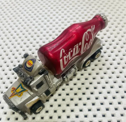 Caminhão Coca-Cola em formato de Garrafa/Metamorfose (Colecionável Vintage)