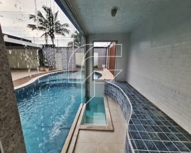 Imóvel para venda possui 415 metros quadrados com 4 quartos em Nova Guarapari - Guarapari