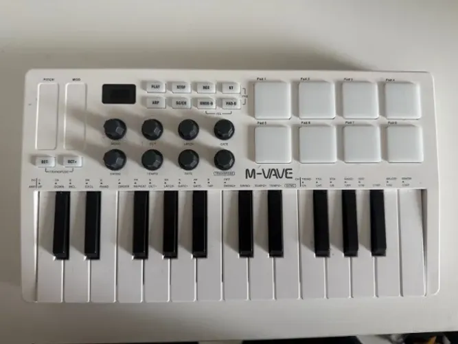 Teclado Controlador MIDI M-Vave SMK-25 - 25 Teclas, 8 Pads, Bluetooth