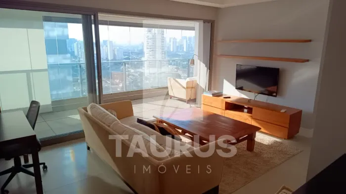 Apartamento mobiliado para alugar com 2 quartos e 2 vagas no Brooklin, São paulo-SP.