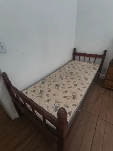 Cama solteiro com colchão 