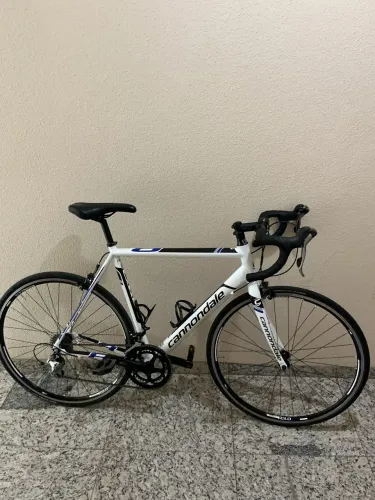 Bicicleta Cannondele CAAD 8