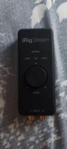 iRig Stream Original - Interface de Áudio para Músicos e Técnicos de Som