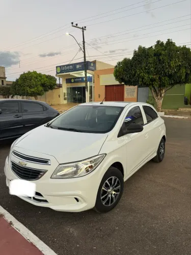 Chevrolet Onix Hatch LT 1.0 8V Flex Power Mec. 4P 2016