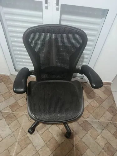 Cadeira Herman Miller Aeron Clássica cor Grafite
