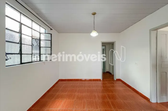 Casa de 03 quartos para locação no Carlos Prates!