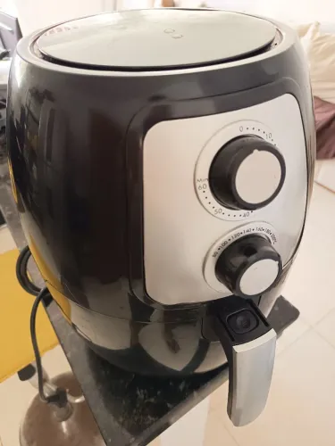 Airfryer Britania bfr21P 1500w usada funcionando