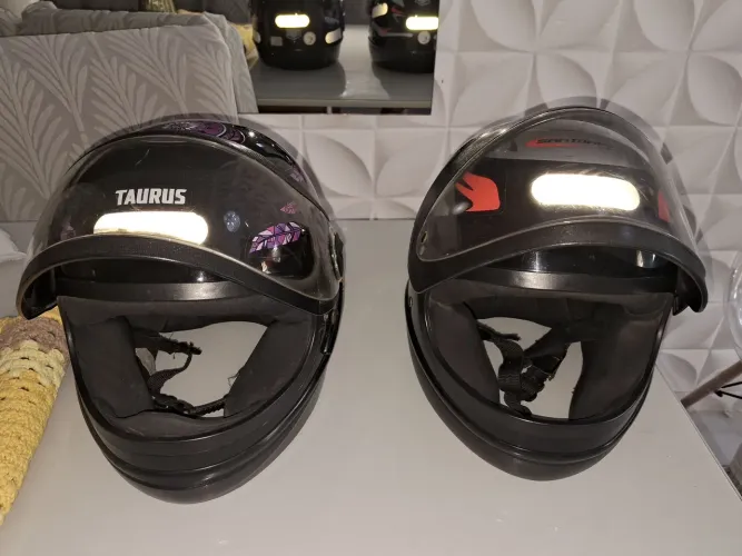 Capacete sam marino semi novo pouco usado