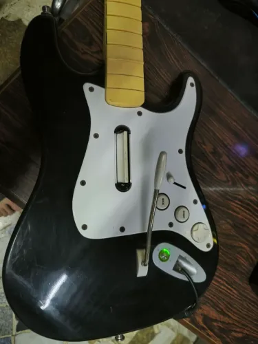 Guitarra Rock Band Original Ótimo Estado Pc e Xbox 360.