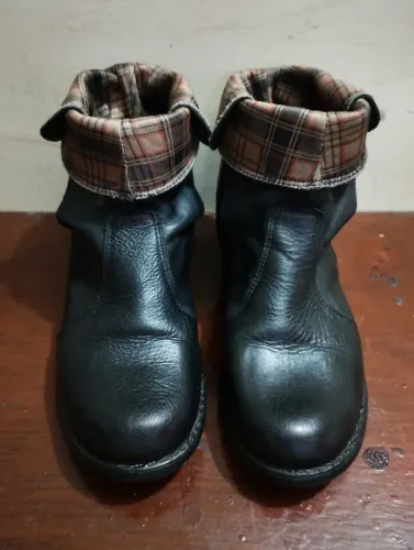 Bota feminina número 34