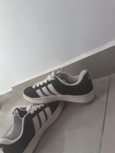Adidas campus