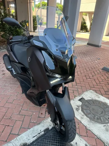 X Max 300 Connection