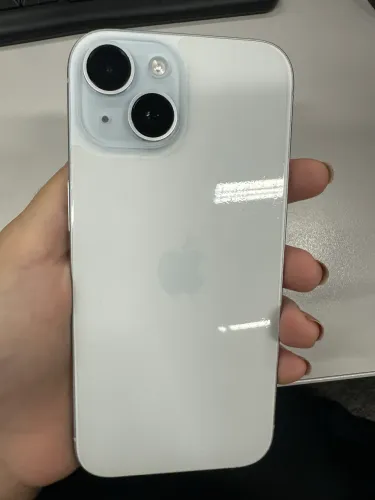 iPhone 15 usado