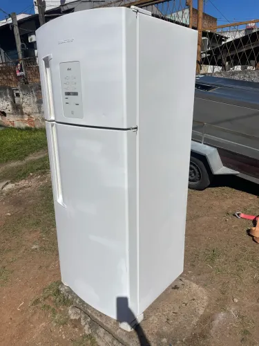Vendo geladeira Brastemp frost fre 406 litros 110 vts funcionando perfeitamente