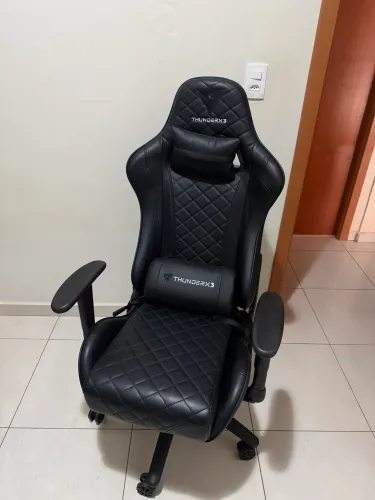 Cadeira Gamer Ergonômica Thunderx3 com Encosto Reclinável e Apoio Lombar 
