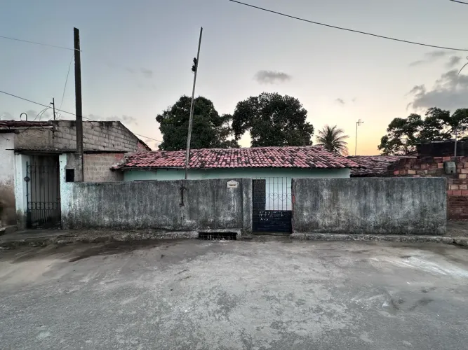 Casa em ótima localização do Benedito Bentes 2