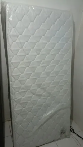 Vendo Cama Box Solteiro