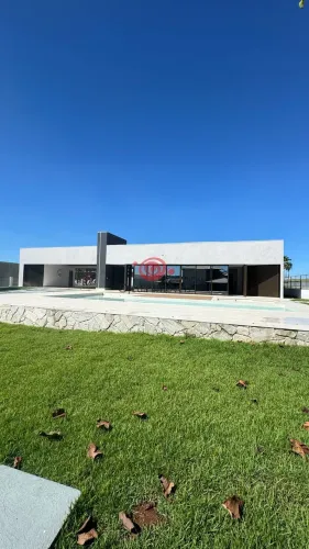 Casa dos sonhos de frente para o lago do manso