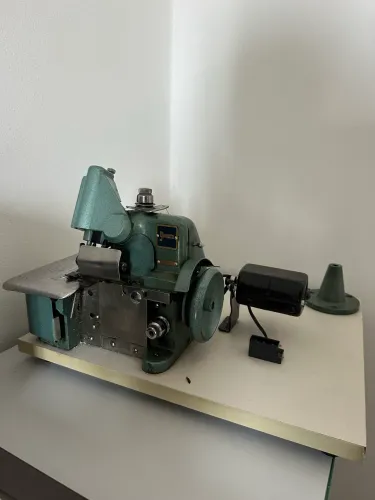Máquina de Costura Industrial Yamara - Suporte Móvel